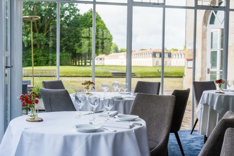 Table du restaurant de l'Hôtel Mercure La Corderie Royale